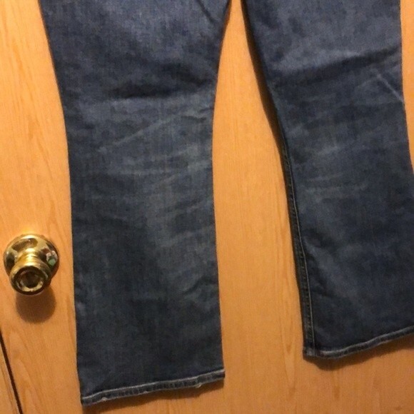 Express size 6 cropped bell flare high rise jeans NWOT - Picture 6 of 9